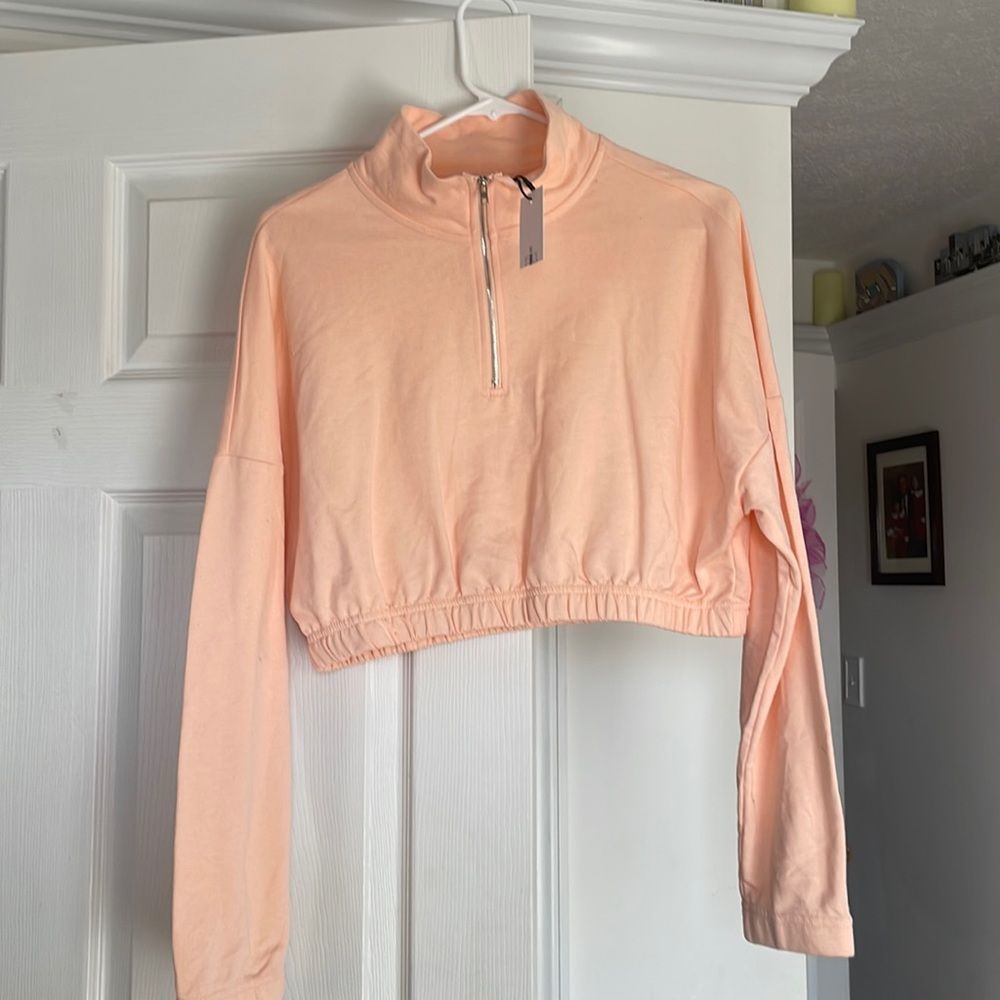 Crop long sleeve tee with 3/4 zipper NWT